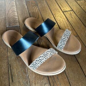 Universal Thread Torri Sandals